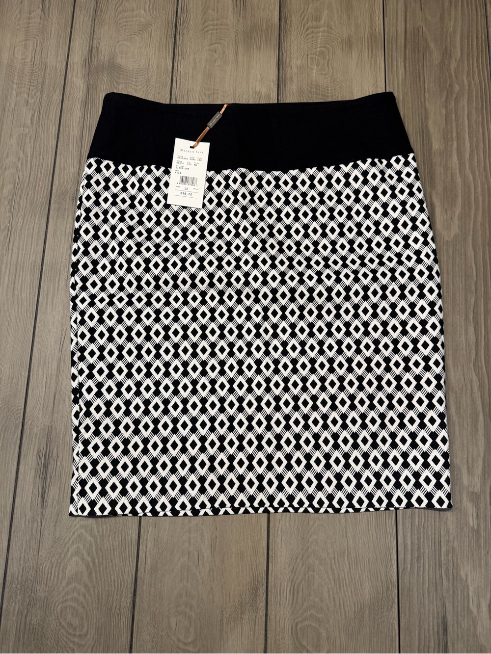 Black and White Geometric Pencil Skirt with Contrast Waistband